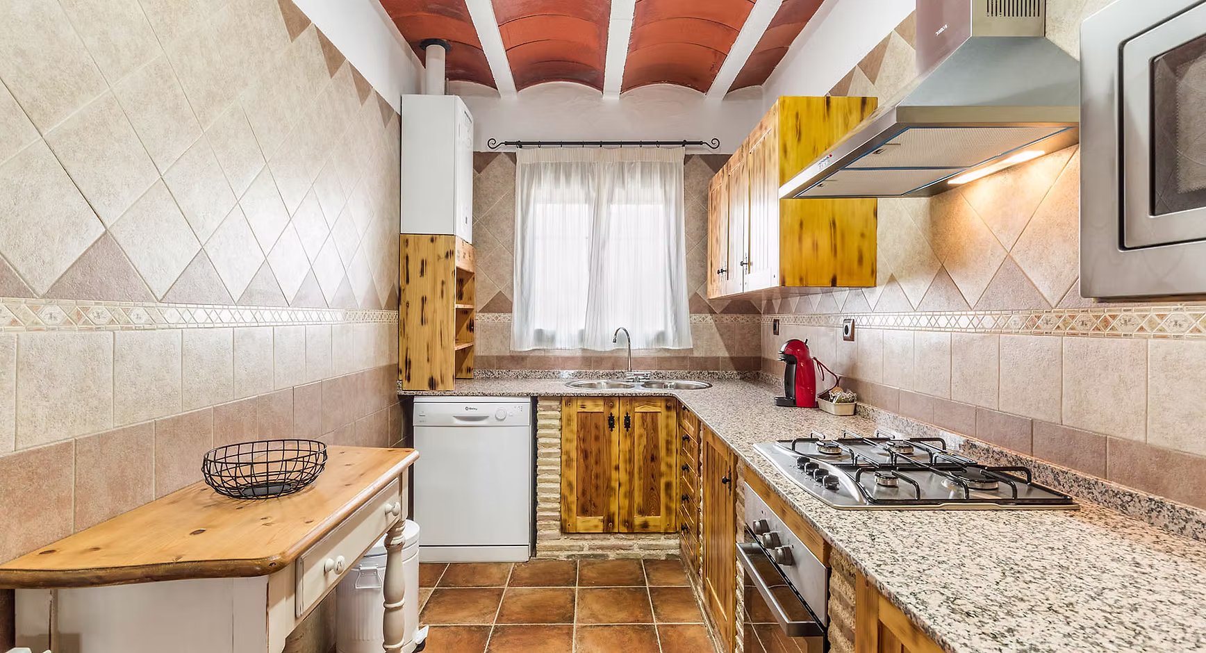 Entre casas cocina 1.jpg.avif