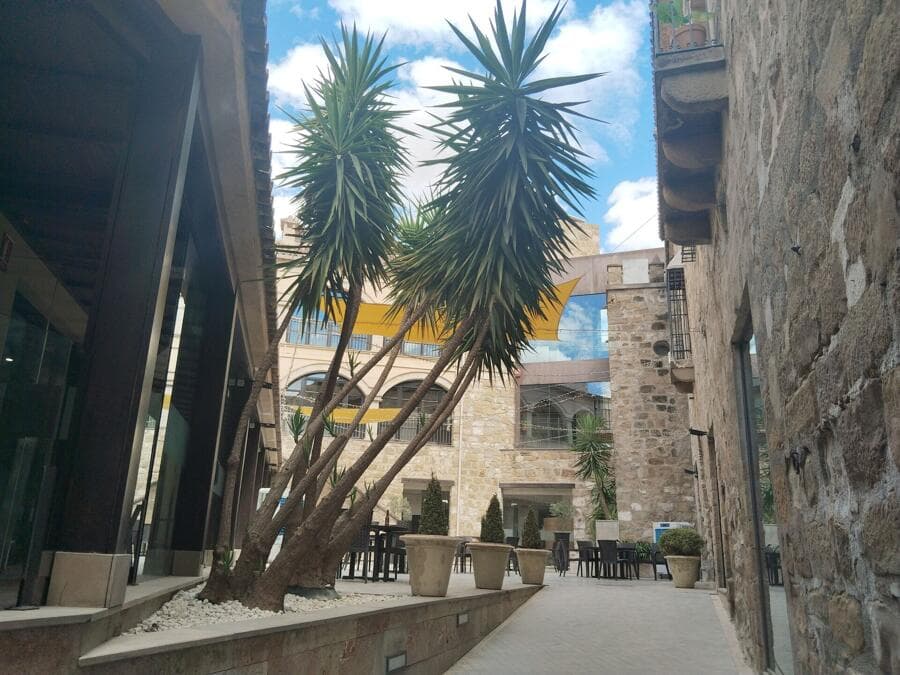 Hotel Mengíbar Patio.jpg
