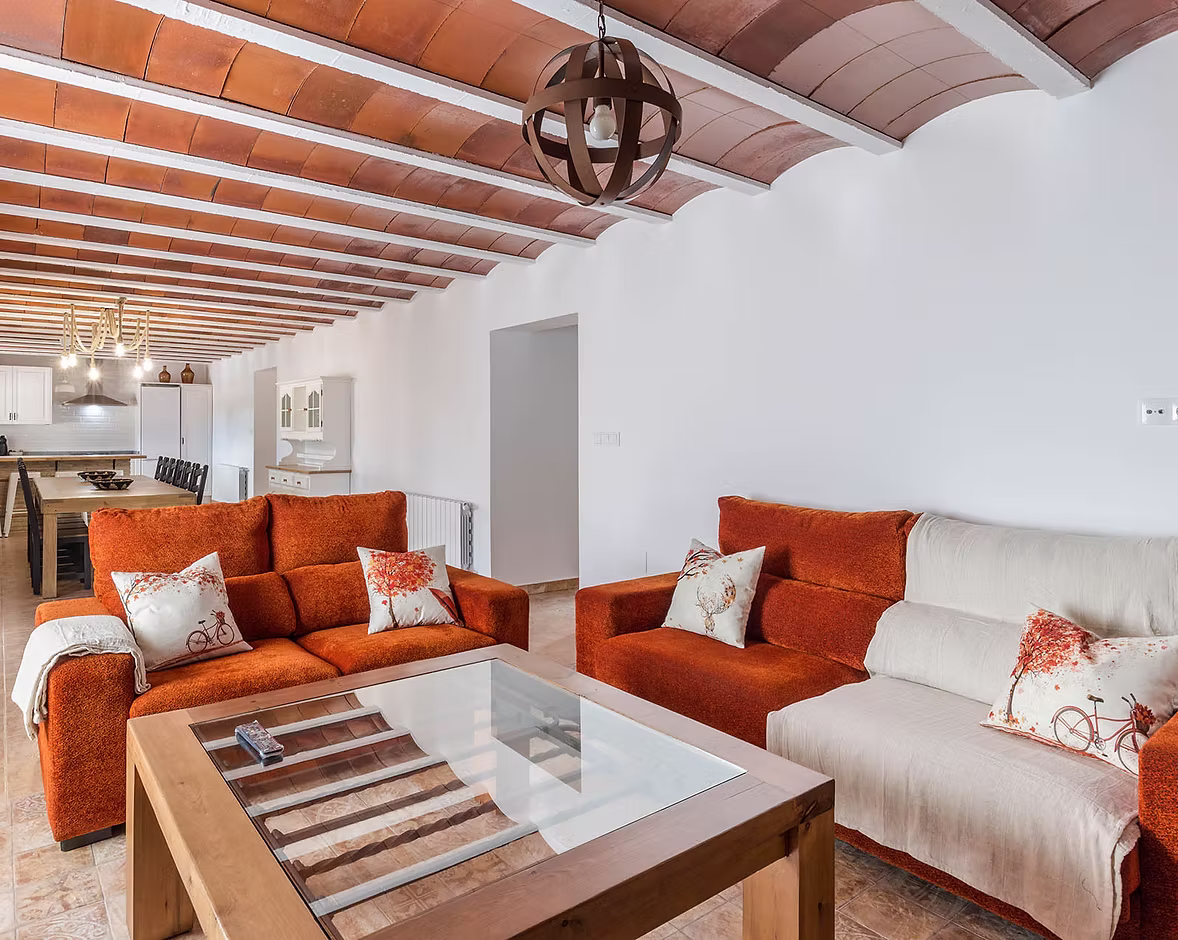 casona salon 3.jpg.avif